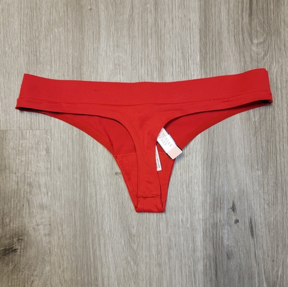 NWT!! Incredible by VS Thong! - Picture 2 of 5